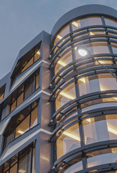 The design of the façade and interior space of the building is based on using glass which provides enough light during the day and increases the sense of being sociable and motivated to work